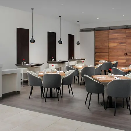 Crowne Plaza San Antonio Airport By Ihg-3